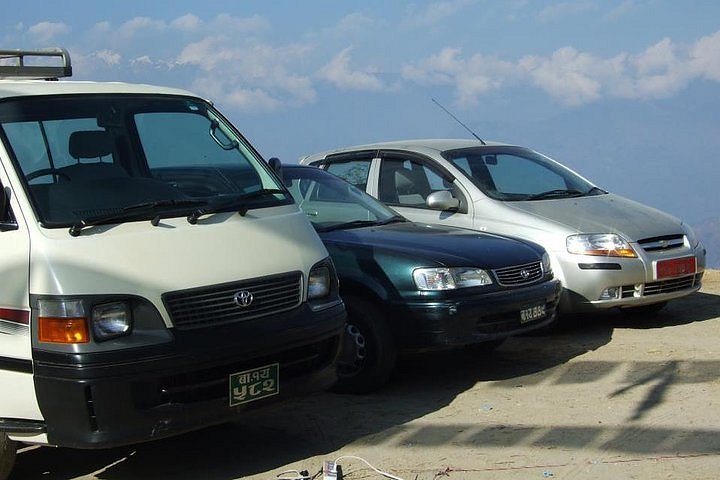 Private car transfer from Kathmandu Airport to hotels in Kathmandu